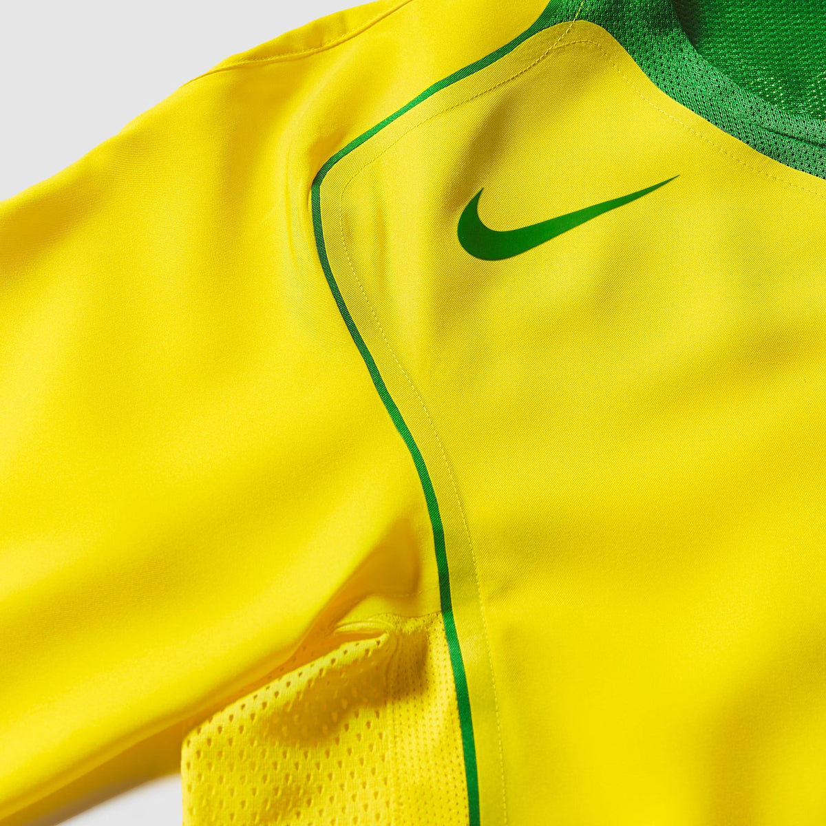 Camisa Nike Brasil Reedição Total 90 Ronaldinho Masculina na TSN Sports