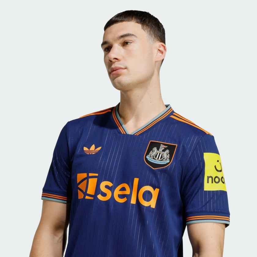 Camisa adidas Newcastle United 2025/26 II, detalhe do tecido