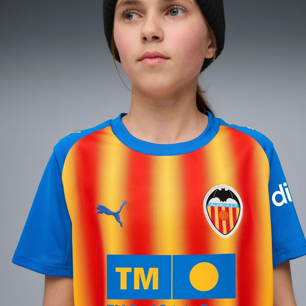 Conjunto Infantil Puma Valencia 2025/26 III, vista de frente