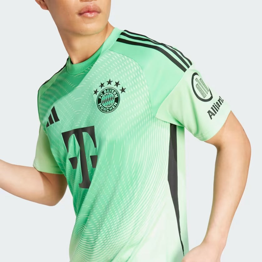 Camisa adidas Bayern de Munique 2025/26 Goleiro na TSN Sports