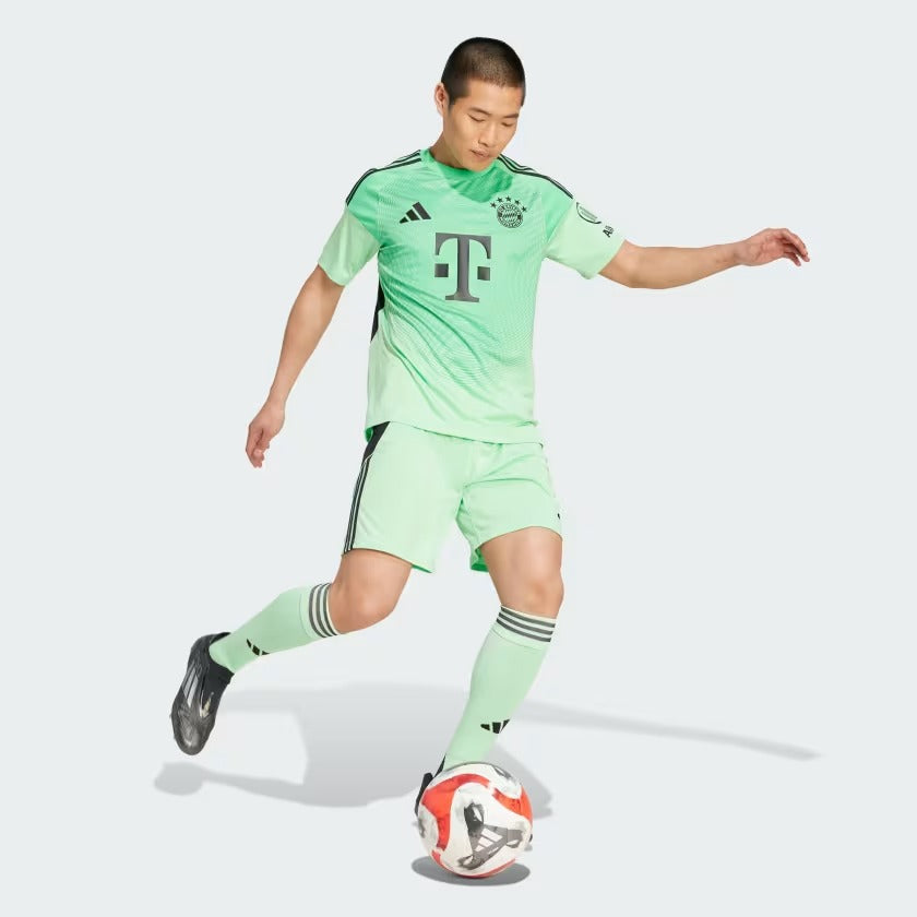 Camisa adidas Bayern de Munique 2025/26 Goleiro na TSN Sports