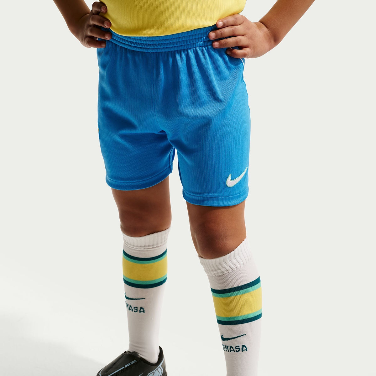 Conjunto Infantil Seleção Brasileira 2026/27 I, detalhe do escudo