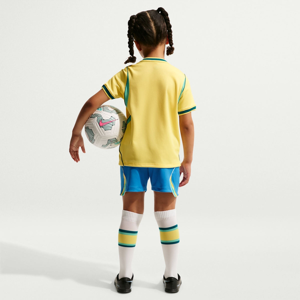 Conjunto Infantil Seleção Brasileira 2026/27 I, detalhe da manga