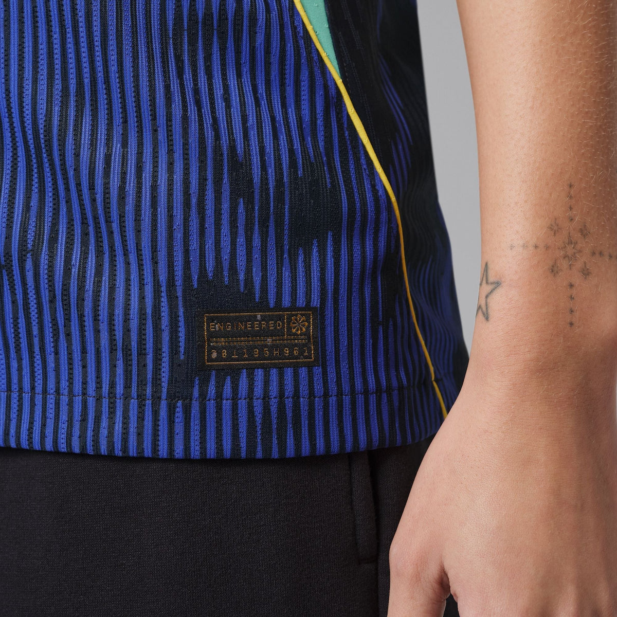 Camisa Feminina Seleção Brasileira 2026/27 II, detalhe da gola