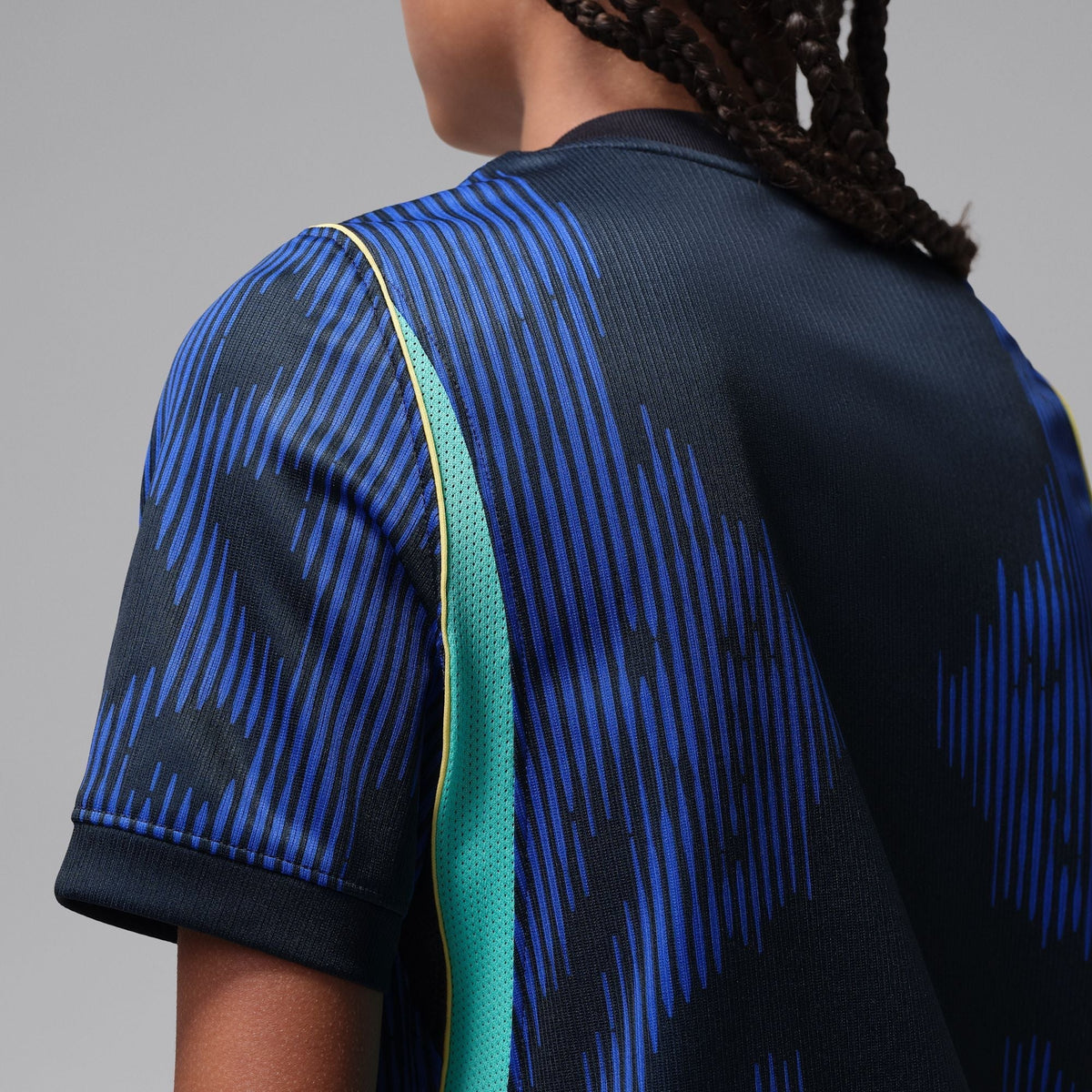 Conjunto Infantil Seleção Brasileira 2026/27 II, detalhe do escudo